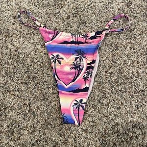 Frankie’s bikini bottoms